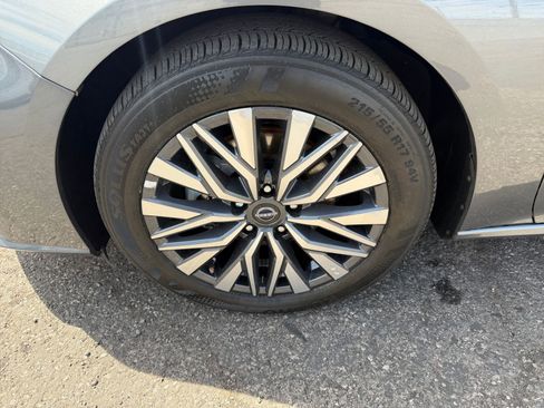 Used 2025 Nissan Altima 2.5 SV FWD image 30