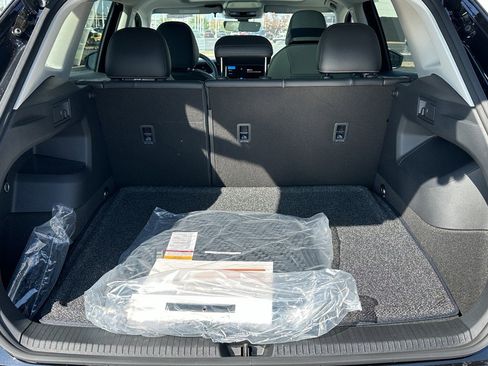 New 2025 Volkswagen Tiguan SE AWD/4WD image 4