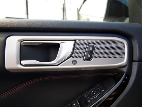 Certified 2022 Ford Explorer ST-Line AWD/4WD image 16