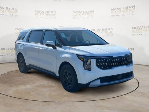 New 2026 Kia Carnival FWD image 7
