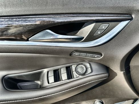 Used 2021 Buick Enclave Avenir w/ Avenir Technology Package image 22