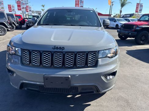 Used 2020 Jeep Grand Cherokee Altitude RWD image 4