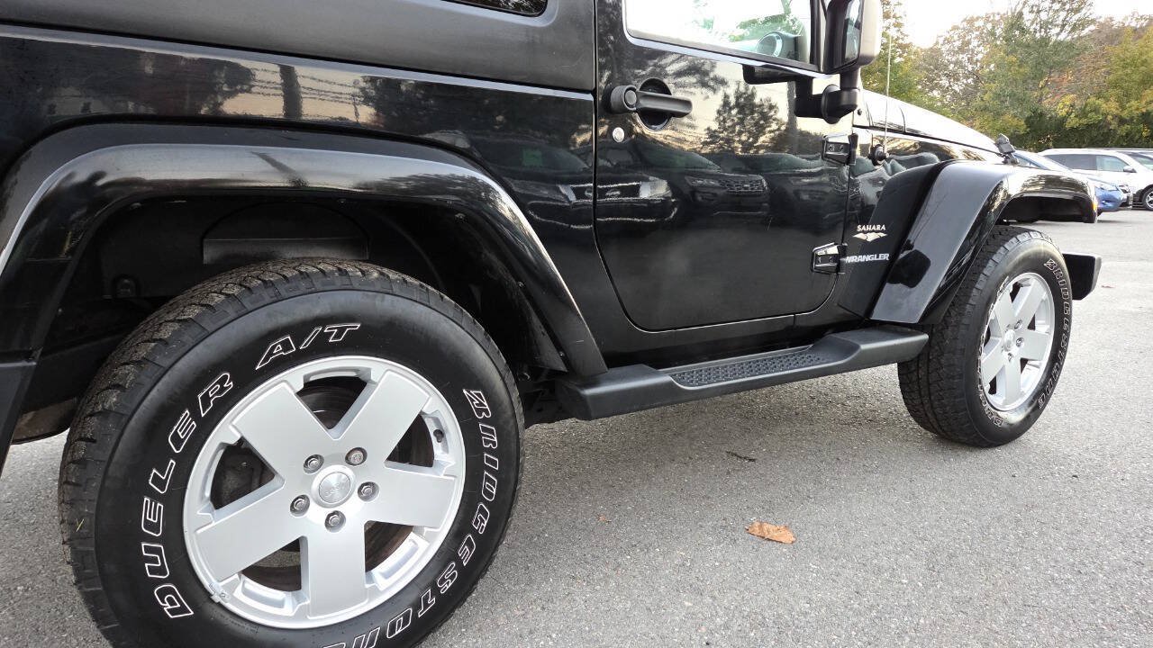 Used 2012 Jeep Wrangler Sahara w/ Dual Top Group AWD/4WD image 16