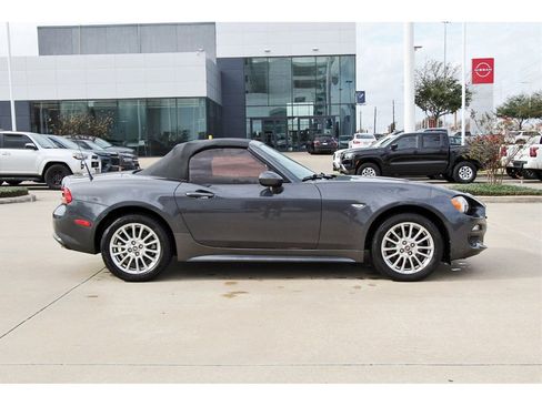 Used 2018 FIAT 124 Spider Classica image 7