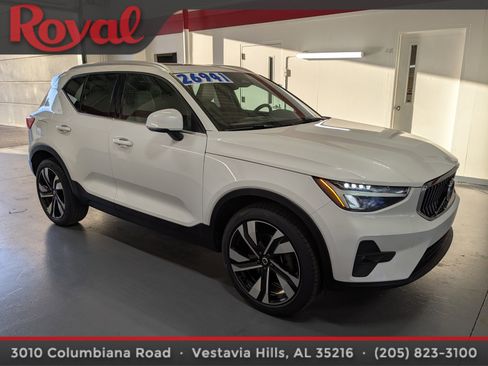 Used 2023 Volvo XC40 B5 Plus w/ Protection Package Premier image 5