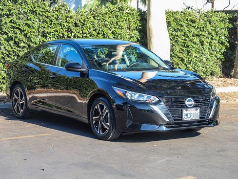 Used 2024 Nissan Sentra SV FWD image 3