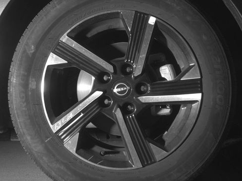 Used 2025 Nissan Sentra SV FWD image 13