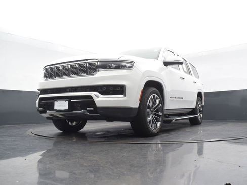 Used 2022 Jeep Grand Wagoneer Series III w/ HD Trailer Tow Package image 49