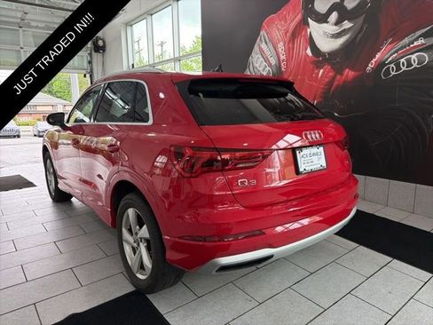 Used 2022 Audi Q3 2.0T Premium w/ Convenience Package AWD/4WD image 3