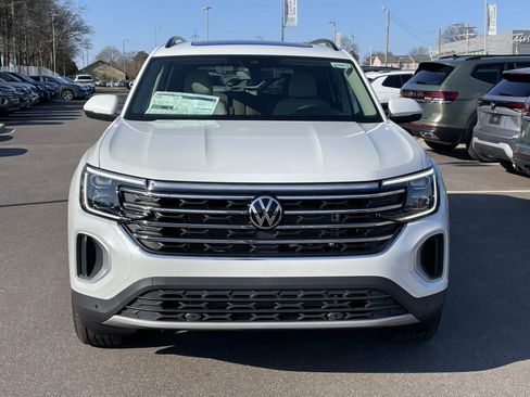 New 2026 Volkswagen Atlas SE FWD image 2