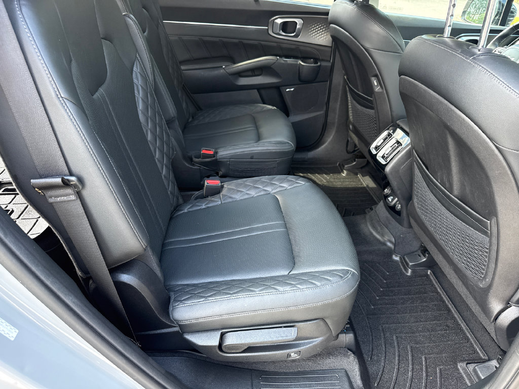 Used 2023 Kia Sorento SX AWD/4WD image 15