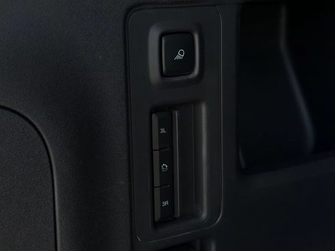 Used 2025 Ford Expedition Active AWD/4WD image 22