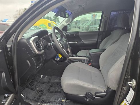 Used 2018 Toyota Tacoma 4x4 Double Cab image 12