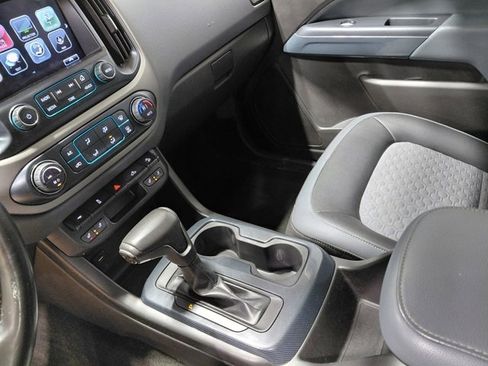 Used 2017 Chevrolet Colorado Z71 image 30