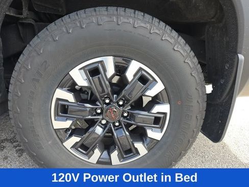 Used 2023 Nissan Frontier PRO-4X w/ Pro Convenience Package AWD/4WD image 10