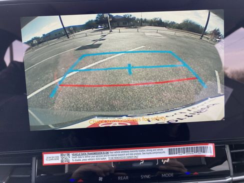 Certified 2025 Toyota Sienna XLE image 25