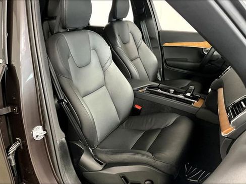 Used 2024 Volvo XC90 B6 Plus image 7