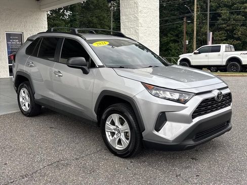 Used 2021 Toyota RAV4 LE AWD/4WD image 21