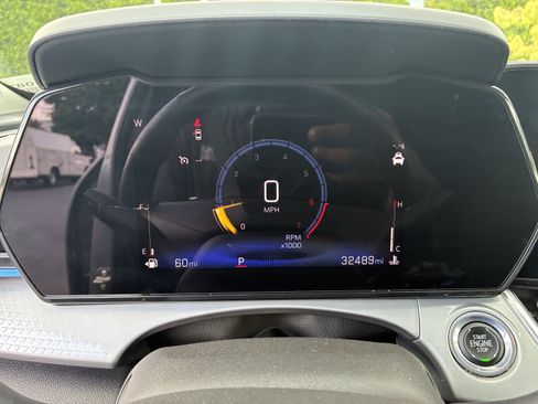Used 2025 Chevrolet Trax LT w/ Driver Confidence Package FWD image 30