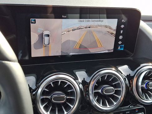 Used 2022 Mercedes-Benz GLA 250 4MATIC image 18