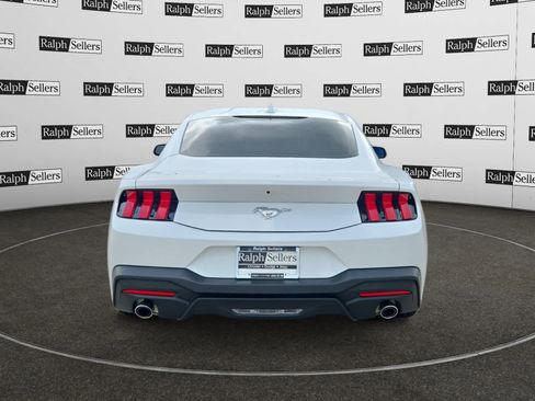 Used 2024 Ford Mustang Coupe RWD image 5