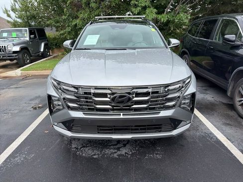 Used 2025 Hyundai Tucson Limited AWD/4WD image 2