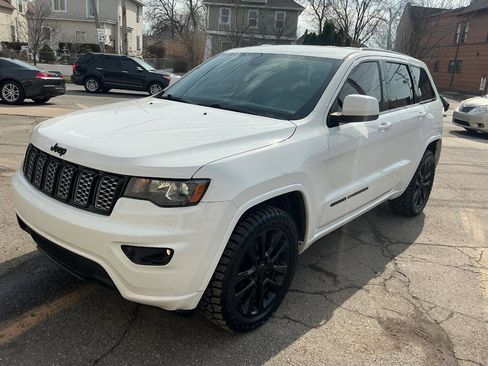 Used 2018 Jeep Grand Cherokee Altitude image 7