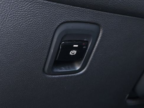 Used 2024 Maserati Grecale GT image 18