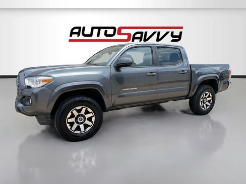 Used 2020 Toyota Tacoma SR5 RWD image 3