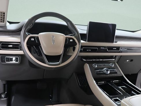 Used 2023 Lincoln Aviator Reserve AWD/4WD image 9