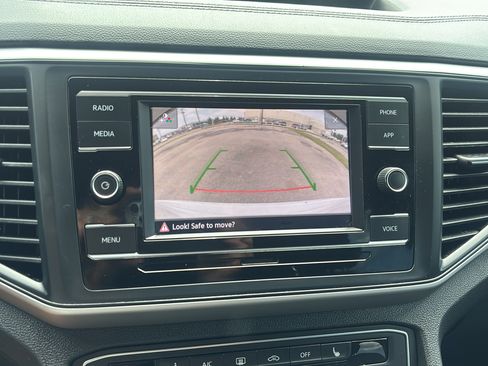 Used 2023 Volkswagen Atlas Cross Sport SE FWD image 25
