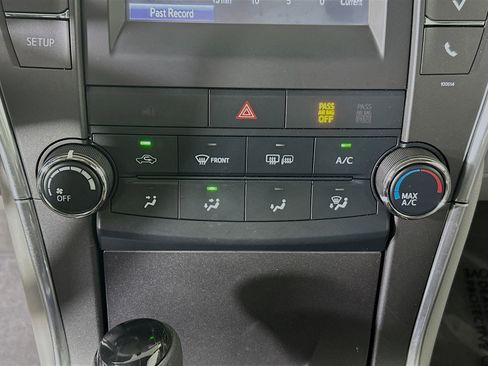 Used 2017 Toyota Camry LE image 22