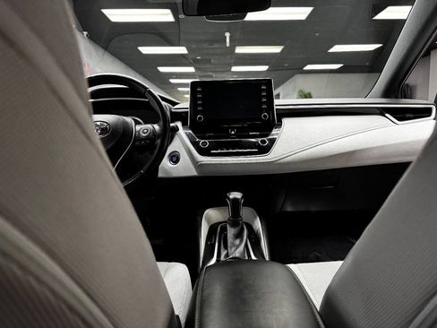 Used 2019 Toyota Corolla SE image 37
