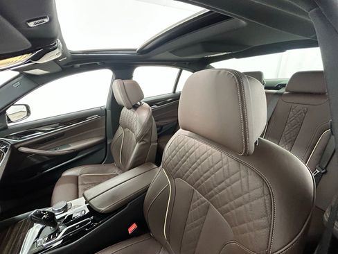 Used 2023 BMW 540i xDrive w/ Premium Package image 30