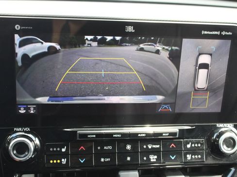 Used 2021 Toyota Highlander Platinum AWD/4WD image 34