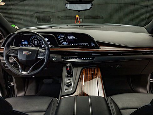 Used 2023 Cadillac Escalade Premium Luxury w/ Performance Package image 15