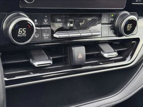 Used 2024 Toyota Highlander LE image 15