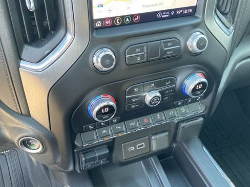 Used 2022 GMC Sierra 1500 Denali w/ Driver Alert Package II AWD/4WD image 40