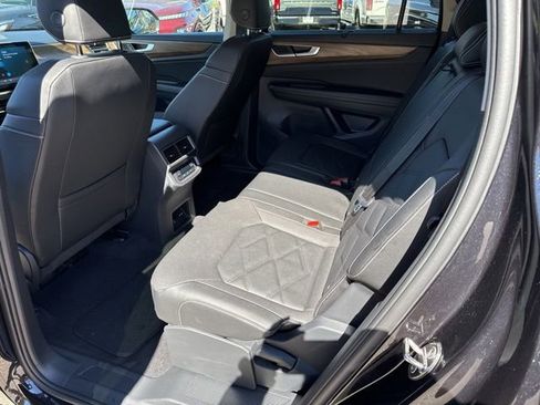Used 2026 Volkswagen Atlas SE image 19