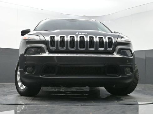 Used 2018 Jeep Cherokee Latitude Plus image 21
