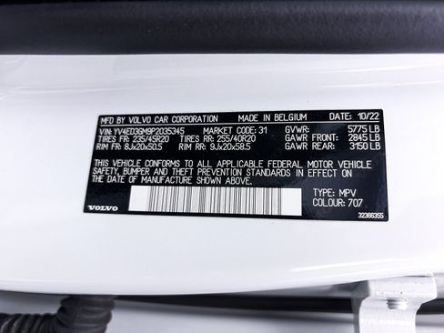 Used 2023 Volvo C40 P8 Recharge Ultimate image 37