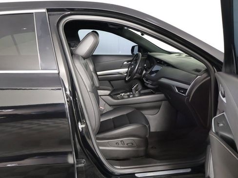 Used 2022 Cadillac XT4 Premium Luxury w/ Safety Alert Package image 27