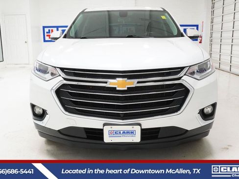 Used 2020 Chevrolet Traverse LT w/ LT Premium Package FWD image 2