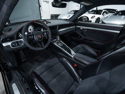 Used 2018 Porsche 911 GT3 RWD image 18
