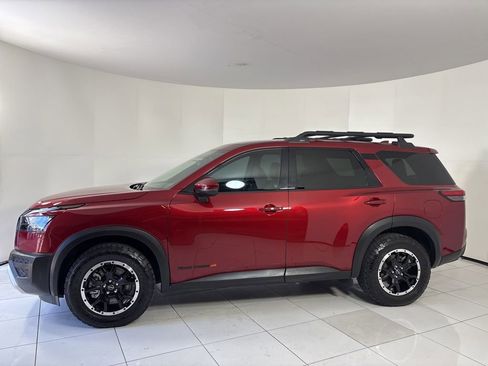 Used 2023 Nissan Pathfinder Rock Creek image 2