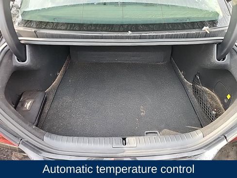 Used 2022 Genesis G70 3.3T image 7