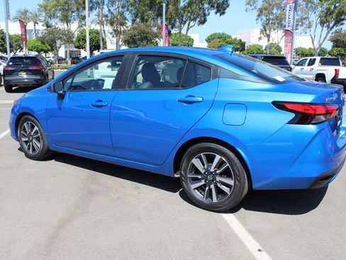 Used 2021 Nissan Versa SV FWD image 7