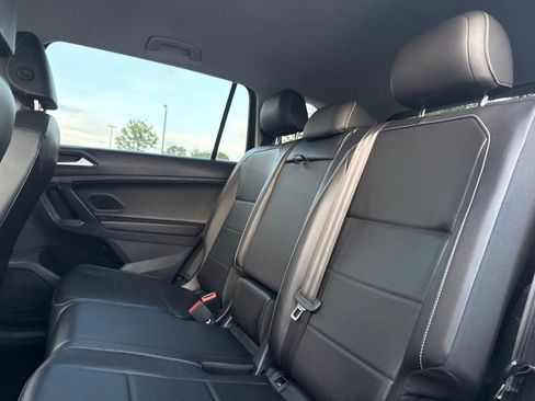 Used 2021 Volkswagen Tiguan SE FWD image 28