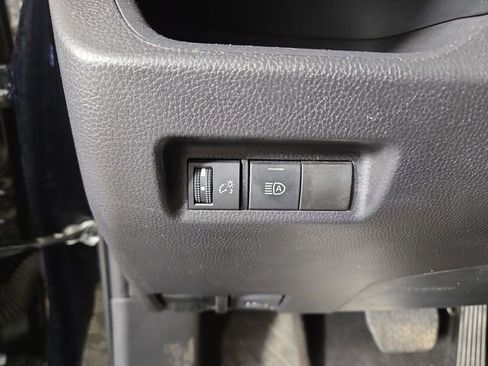 Used 2025 Toyota RAV4 XLE FWD image 28