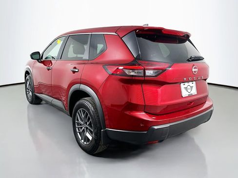 Used 2025 Nissan Rogue S image 7